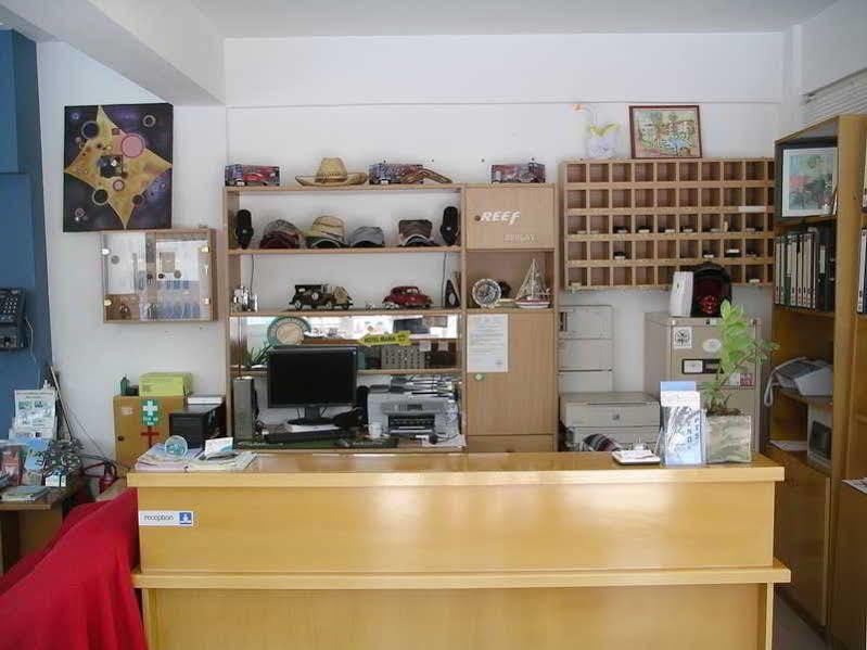 Renos Hotel Apts Polis 外观 照片